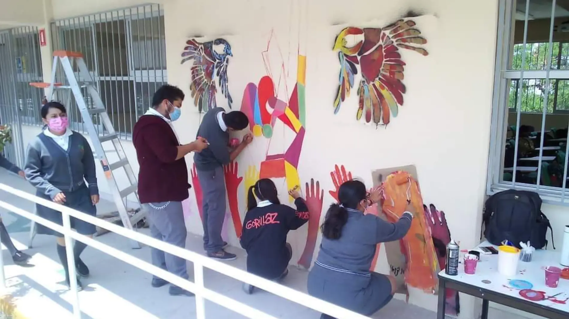 SJR Alumnos voluntarios trabjando